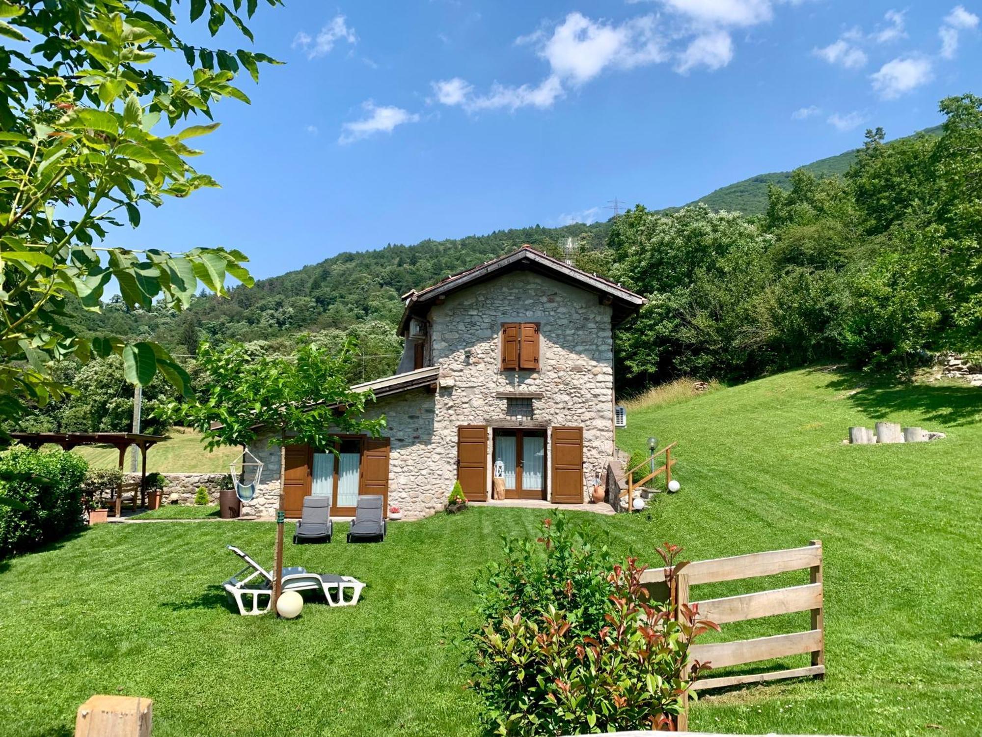 Вілла Casa Al Castagneto Ceniga Екстер'єр фото
