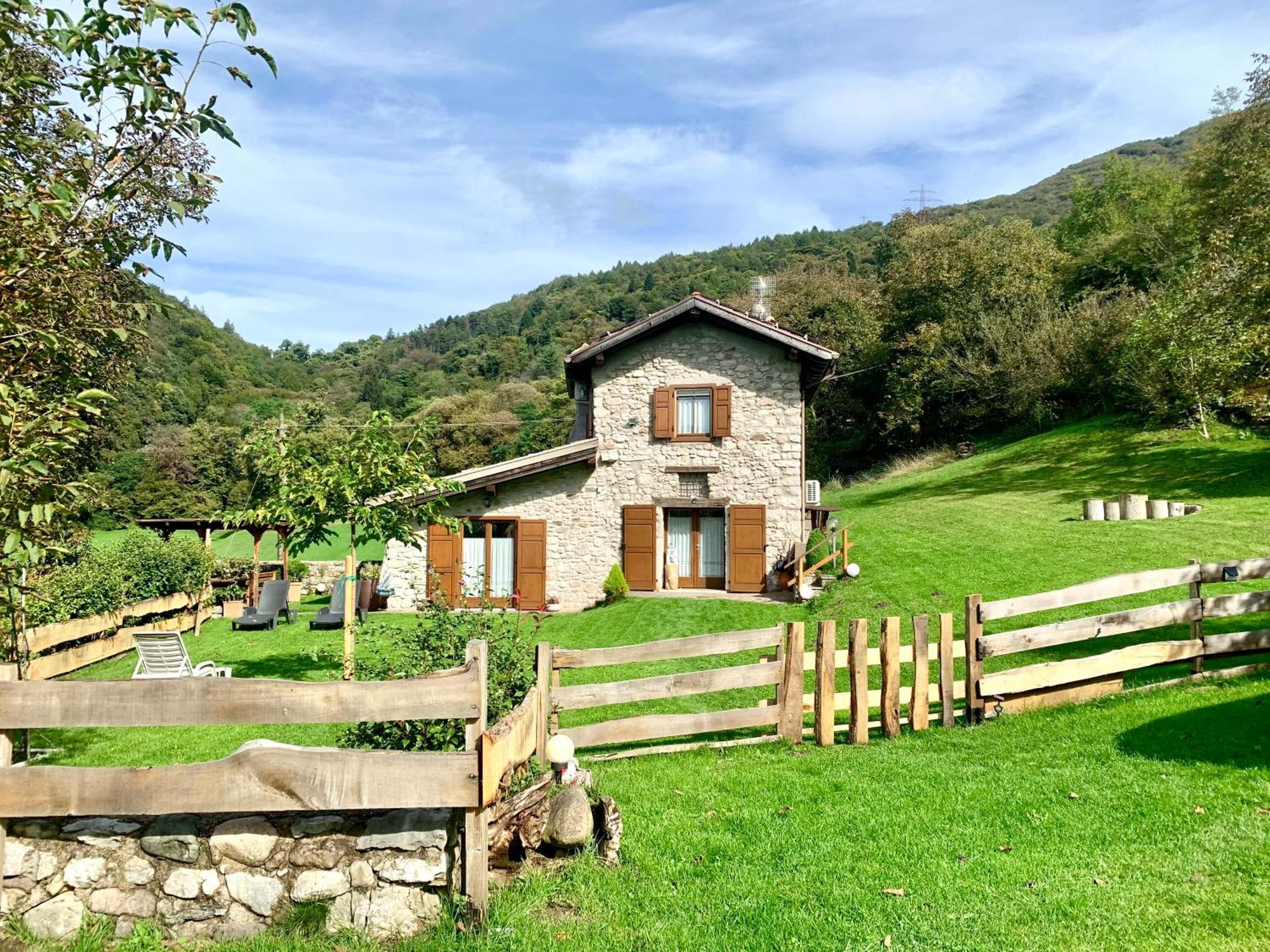 Вілла Casa Al Castagneto Ceniga Екстер'єр фото